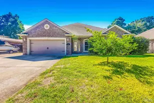 651 NE Powell Dr, Fort Walton Beach, FL 32547 - Photo 1