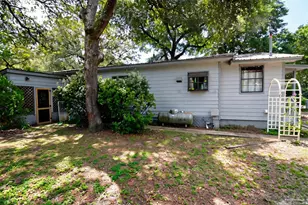 3052 Safronia Shores Rd, Navarre, FL 32566 - Photo 1