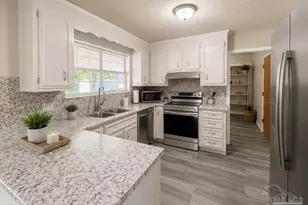 6 Rodgers Pl, Pensacola, FL 32506 - Photo 2