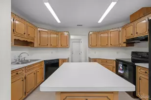 9568 Brentwood Blvd, Navarre, FL 32566 - Photo 14