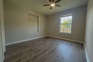 8047 Charter Oaks Dr, Pensacola, FL 32514 - Photo 16