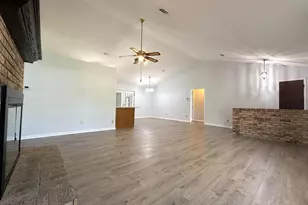 8047 Charter Oaks Dr, Pensacola, FL 32514 - Photo 4