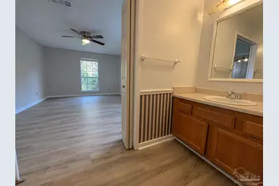 8047 Charter Oaks Dr, Pensacola, FL 32514 - Photo 10