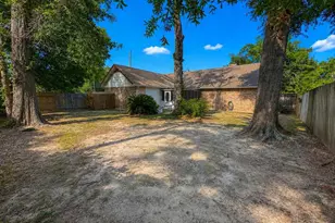 8047 Charter Oaks Dr, Pensacola, FL 32514 - Photo 20