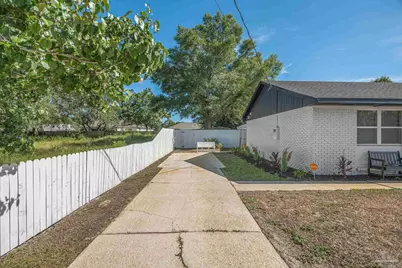 5365 Harmony Ln, Gulf Breeze, FL 32563 - Photo 10