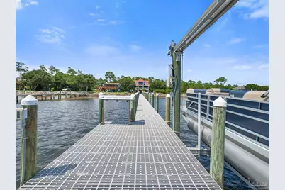 5485 Soundside Dr, Gulf Breeze, FL 32563 - Photo 38