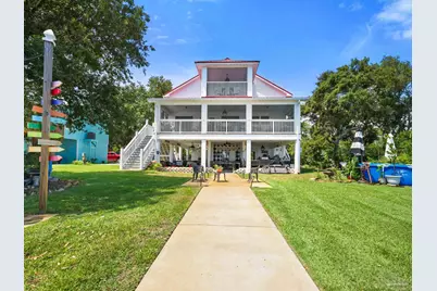 5485 Soundside Dr, Gulf Breeze, FL 32563 - Photo 2
