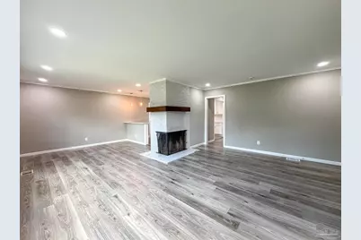 1815 Hallmark Dr, Pensacola, FL 32503 - Photo 2