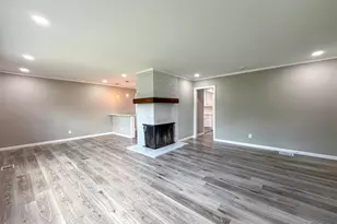 1815 Hallmark Dr, Pensacola, FL 32503 - Photo 2