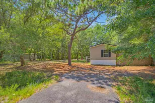 2981 Crittenden Dr, Navarre, FL 32566 - Photo 2