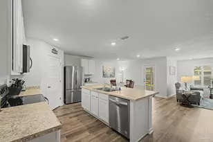 5976 Laurel Oak Dr, Pensacola, FL 32526 - Photo 18