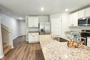 6359 Burrow Ln, Pensacola, FL 32526 - Photo 4
