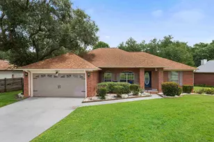 2647 Barefoot Creek Cir, Navarre, FL 32566 - Photo 1