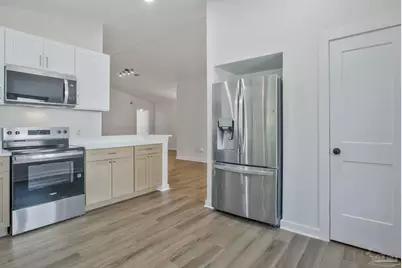 2743 Summertree Ln, Gulf Breeze, FL 32563 - Photo 10