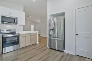 2743 Summertree Ln, Gulf Breeze, FL 32563 - Photo 10