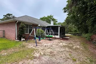 2404 Houston Cir, Gulf Breeze, FL 32563 - Photo 14