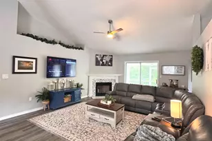 2404 Houston Cir, Gulf Breeze, FL 32563 - Photo 2