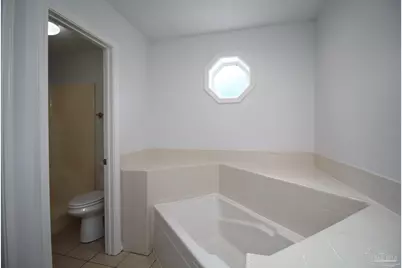 7679 Old Hickory Dr, Pensacola, FL 32507 - Photo 10