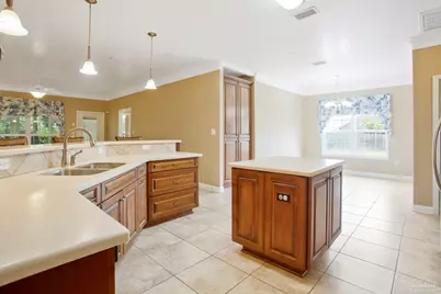 3848 Throne Ct, Milton, FL 32583 - Photo 10