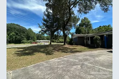 6383 Sunnyside Dr, Milton, FL 32583 - Photo 1