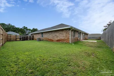 9939 Parker Lake Cir, Navarre, FL 32566 - Photo 32