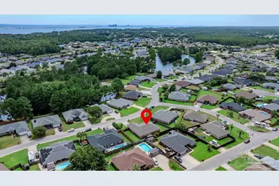 9939 Parker Lake Cir, Navarre, FL 32566 - Photo 36