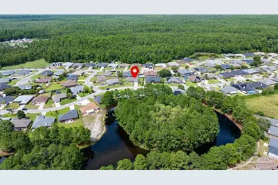 9939 Parker Lake Cir, Navarre, FL 32566 - Photo 2