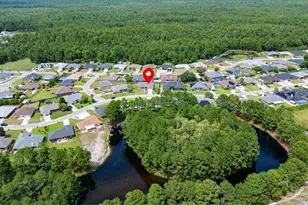 9939 Parker Lake Cir, Navarre, FL 32566 - Photo 2