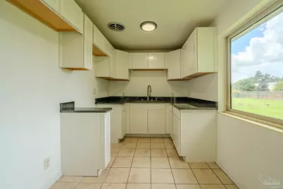94 S Garfield Dr, Pensacola, FL 32506 - Photo 8
