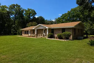 4301 Pace Ln, Milton, FL 32571 - Photo 2