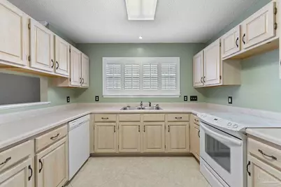 8024 Eastwood Ln, Pensacola, FL 32514 - Photo 6