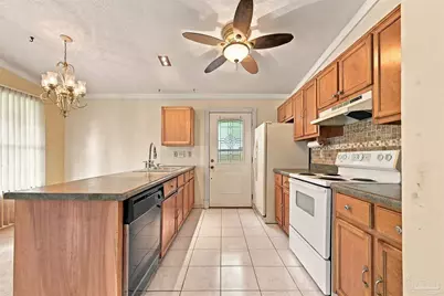 1355 Fairchild St, Pensacola, FL 32504 - Photo 4