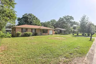 2070 Curry Cir, Pensacola, FL 32504 - Photo 2