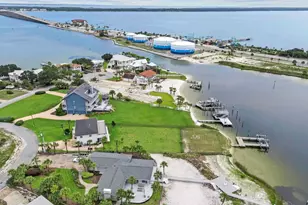 256 Sabine Dr, Pensacola Beach, FL 32561 - Photo 52