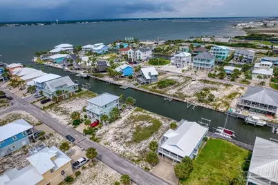 1422 Homeport Dr, Navarre Beach, FL 32566 - Photo 2