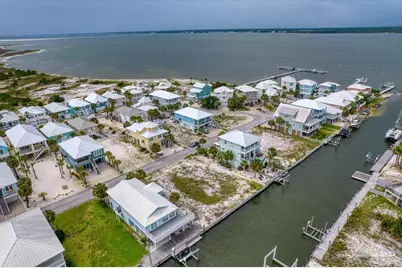 1422 Homeport Dr, Navarre Beach, FL 32566 - Photo 4