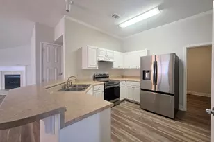 5008 Orlando Ct, Pensacola, FL 32526 - Photo 4