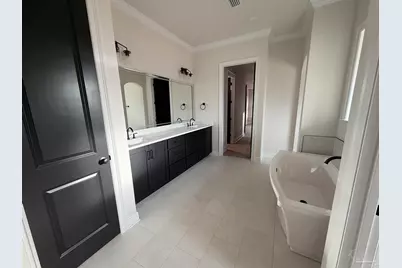 5702 Dunbar Cir, Milton, FL 32583 - Photo 10
