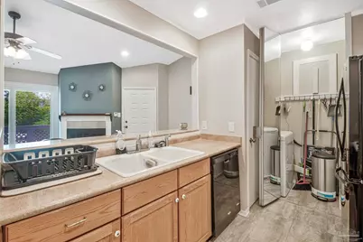 601 E Burgess Rd #F8, Pensacola, FL 32504 - Photo 6