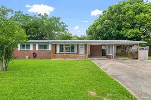 18 Cambridge Ave, Pensacola, FL 32534 - Photo 1