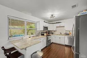 7110 Peninsula Dr, Pensacola, FL 32526 - Photo 14