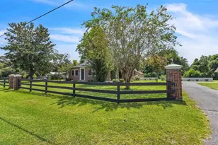 1057 Pauline St, Cantonment, FL 32533 - Photo 14