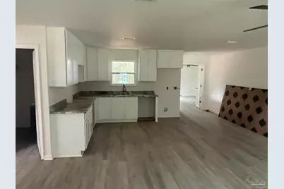 5589 Santa Monica St, Milton, FL 32583 - Photo 4