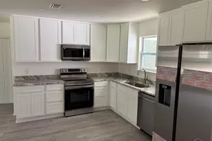 5589 Santa Monica St, Milton, FL 32583 - Photo 10