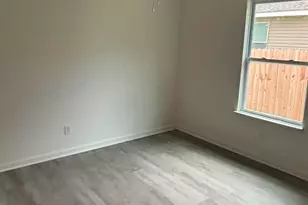 5589 Santa Monica St, Milton, FL 32583 - Photo 6