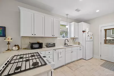 1304 E Strong St, Pensacola, FL 32501 - Photo 12