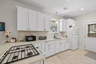 1304 E Strong St, Pensacola, FL 32501 - Photo 12
