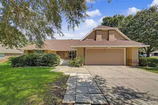 2300 Caddy Shack Ln, Pensacola, FL 32526 - Photo 2