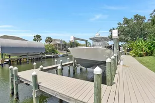933 Coronado Dr, Gulf Breeze, FL 32563 - Photo 38