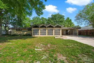 202 Firethorn Rd, Gulf Breeze, FL 32561 - Photo 2
